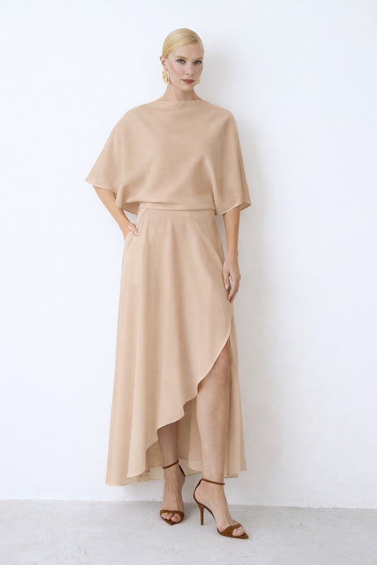 VESTIDO MIDI FLUIDO COM TRANSPASSE SAIA KAKI CLARO