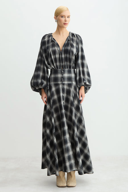 VESTIDO LONGO MANGAS BUFANTES COS LARGO BOTOES FRONTAL PRETO