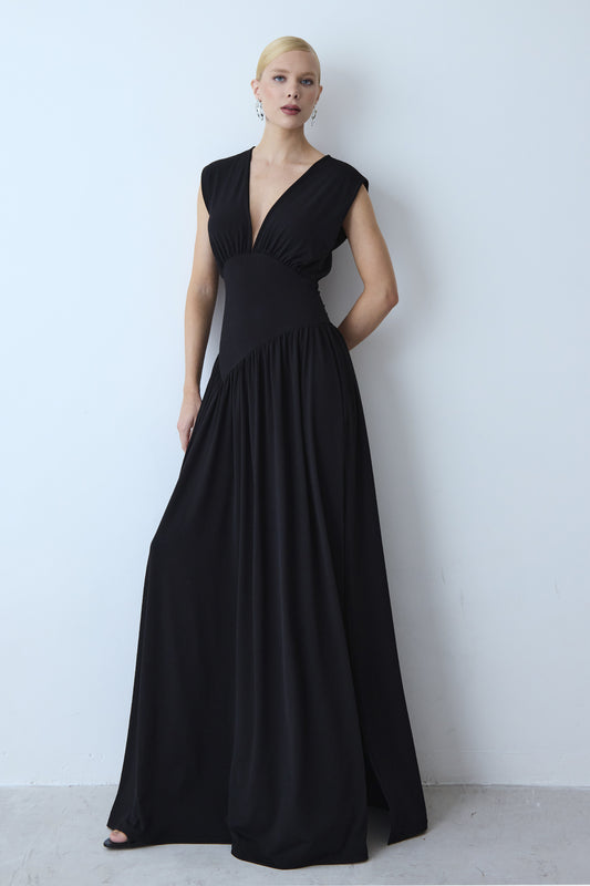 VESTIDO LONGO ACINTURADO DECOTE V PROFUNDO BARRA FLUIDA PRETO