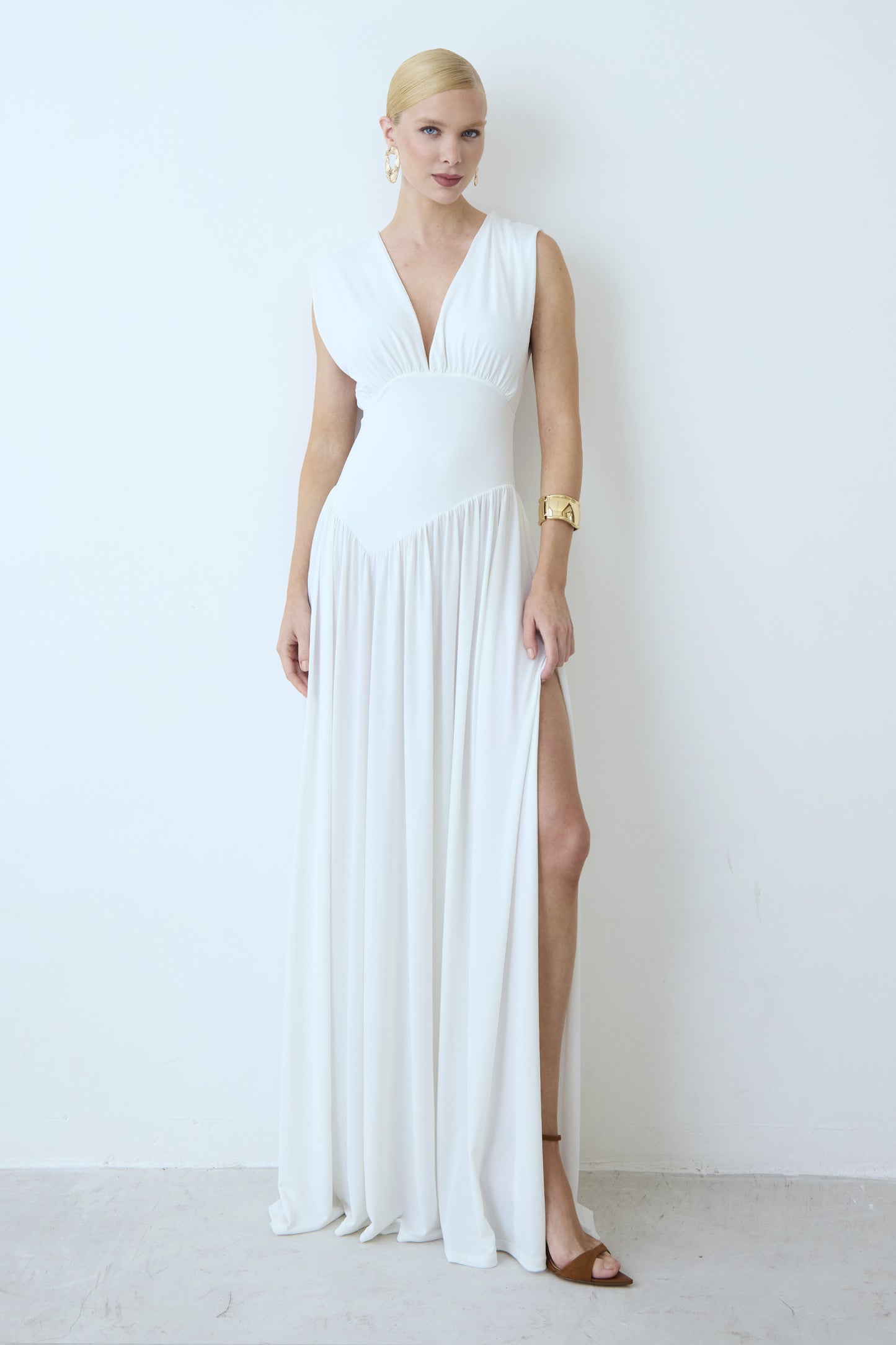 VESTIDO LONGO ACINTURADO DECOTE V PROFUNDO BARRA FLUIDA OFF WHITE