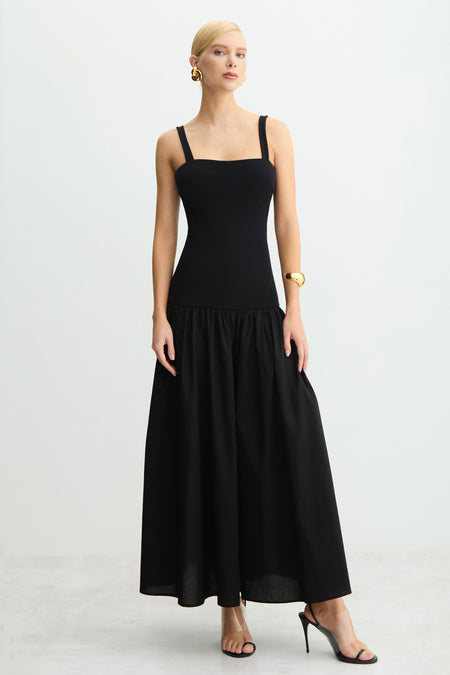 VESTIDO MIDI CORPO AJUSTADO E ALONGADO COM SAIA AMPLA PRETO