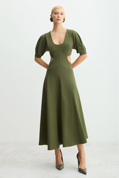 VESTIDO MIDI MANGAS CURTAS AMPLAS ABERTURAS LATERAIS VERDE MILITAR