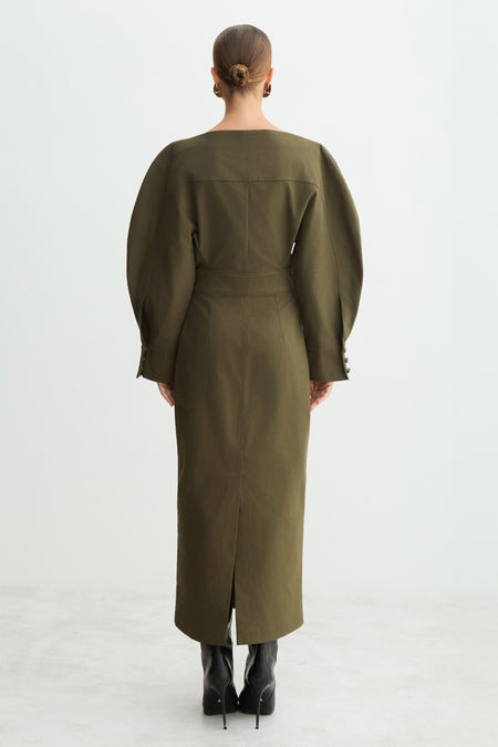 VESTIDO MIDI ESTRUTURADO  MANGAS AMPLAS ARREDONDADAS VERDE MILITAR