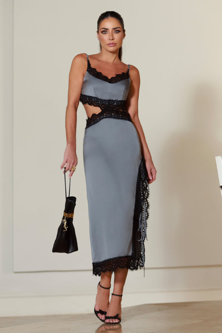 VESTIDO MIDI AMARRACAO LATERAL PERNA E COSTAS CINZA CONCRETO
