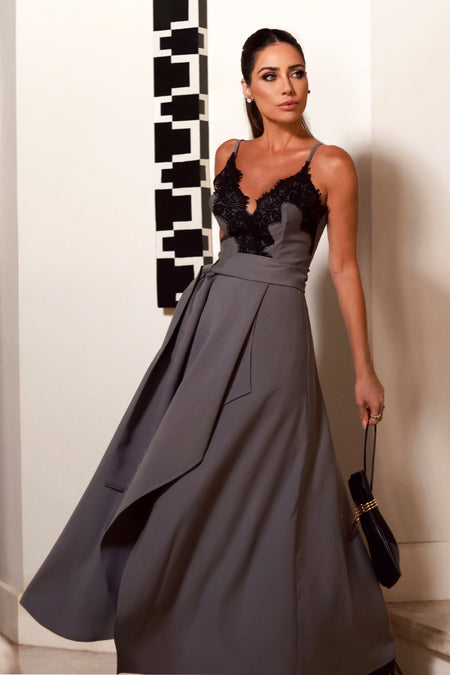 VESTIDO MIDI RENDA BUSTO COM SOBREPOSICAO SAIA CINZA