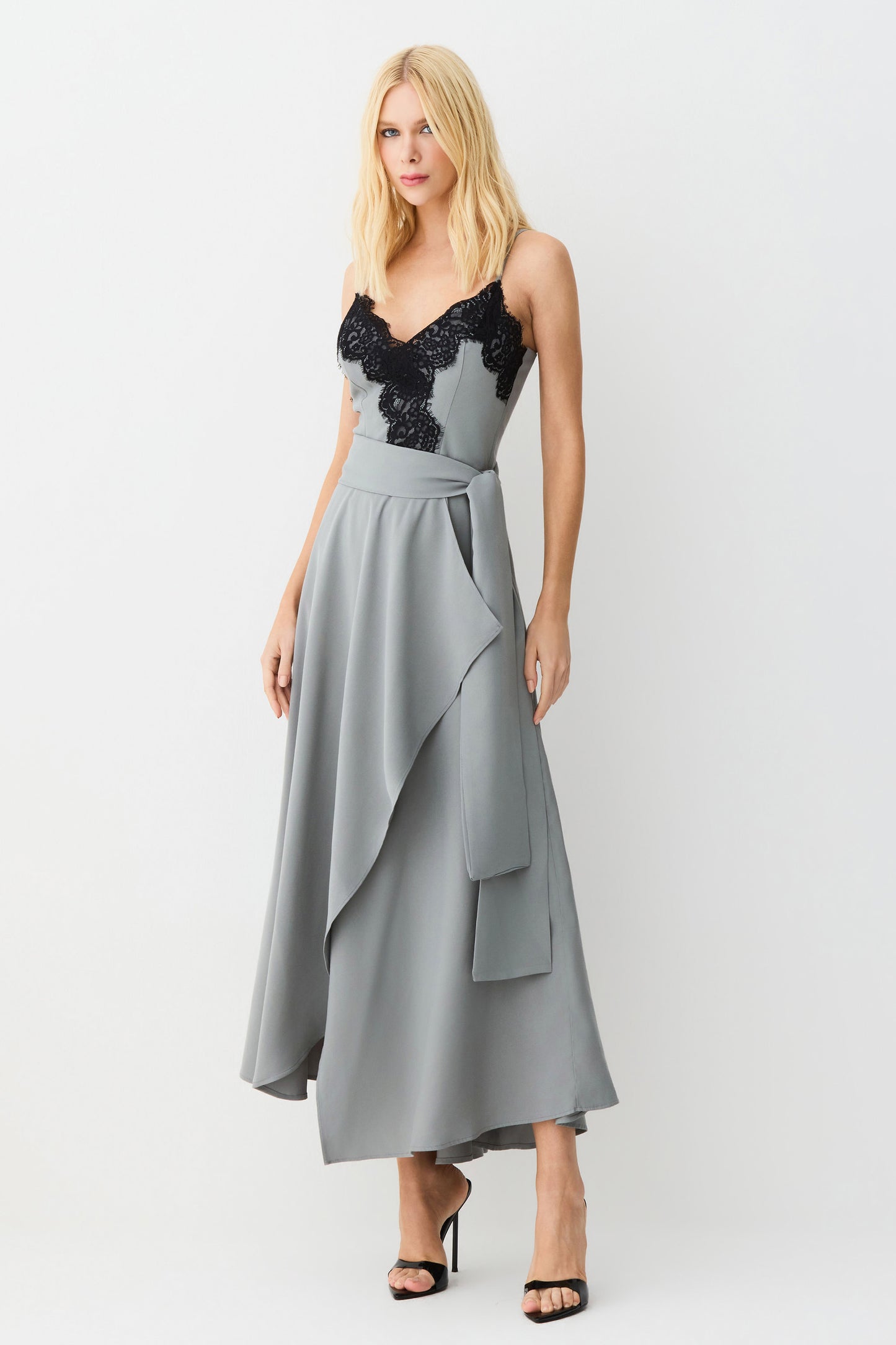 VESTIDO MIDI RENDA BUSTO COM SOBREPOSICAO SAIA CINZA MINERIO