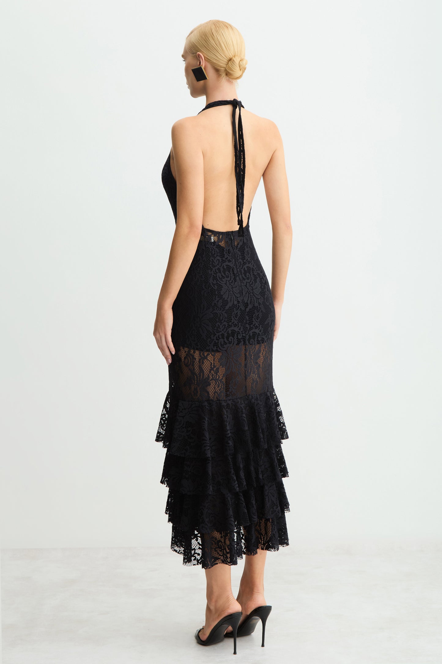 VESTIDO MIDI DECOTE V PROFUNDO COM BABADOS BARRA PRETO