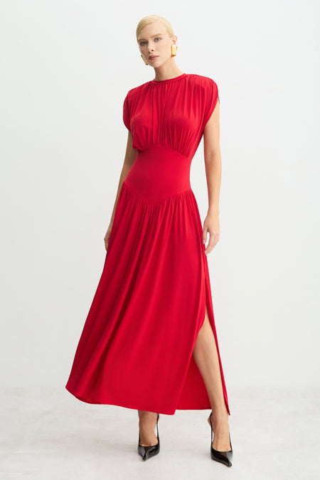VESTIDO MIDI MANGA CURTA COS AMPLO COM SAIA FLUIDA VERMELHO