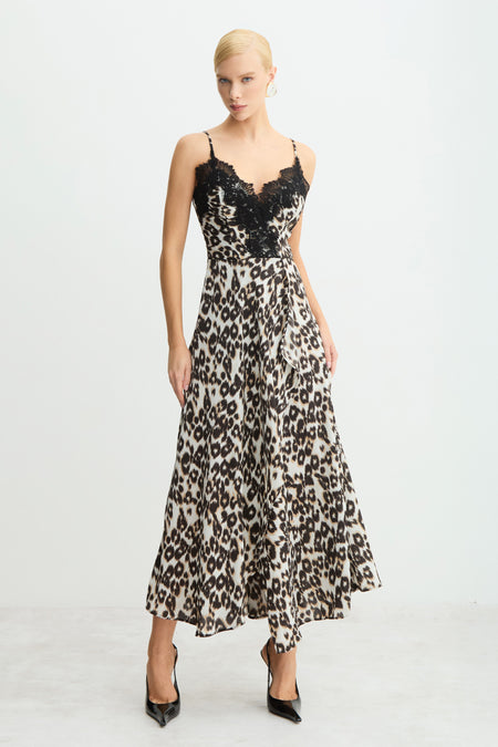 VESTIDO MIDI DECOTE V COM RENDA BUSTO ESTAMPADO PRETO COM AREIA