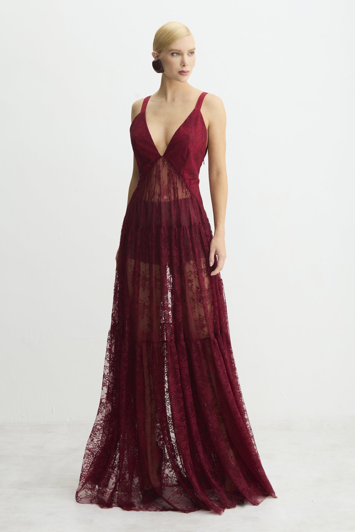 VESTIDO LONGO ALCAS LARGAS COM DECOTE V EM RENDA VINHO