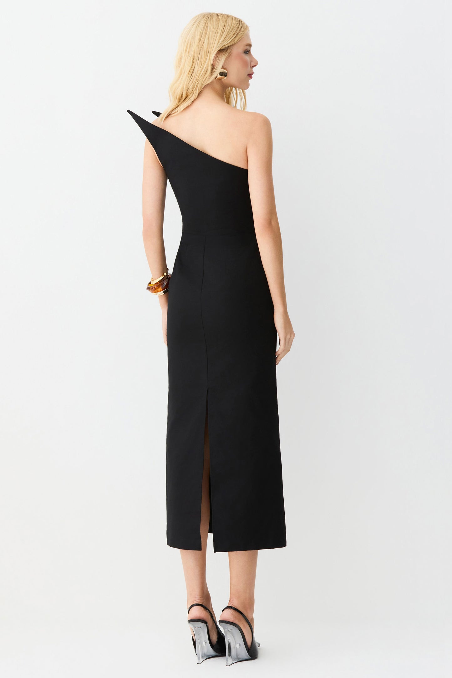 VESTIDO MIDI RECORTE ASSIMETRICO ESTRUTURADO DECOTE PRETO