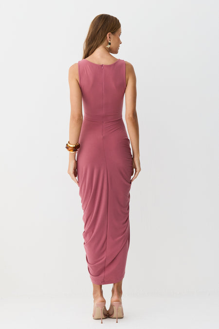 VESTIDO MIDI TORCAO COM FRANZIDOS LATERAIS E FENDA UVA