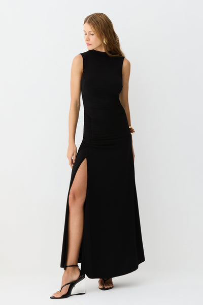 VESTIDO MIDI BARRA FLUIDA FRANZIDOS FRONTAL E LATERAL PRETO