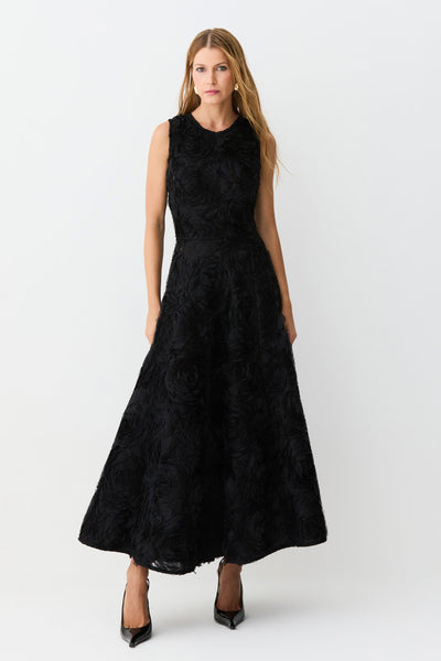 VESTIDO MIDI REGATA COM BARRA AMPLA EM TULE BORDADO PRETO