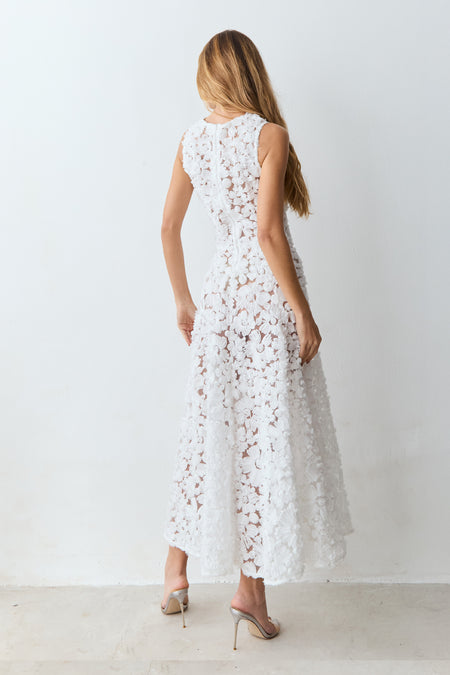 VESTIDO MIDI REGATA COM BARRA AMPLA EM TULE BORDADO OFF WHITE