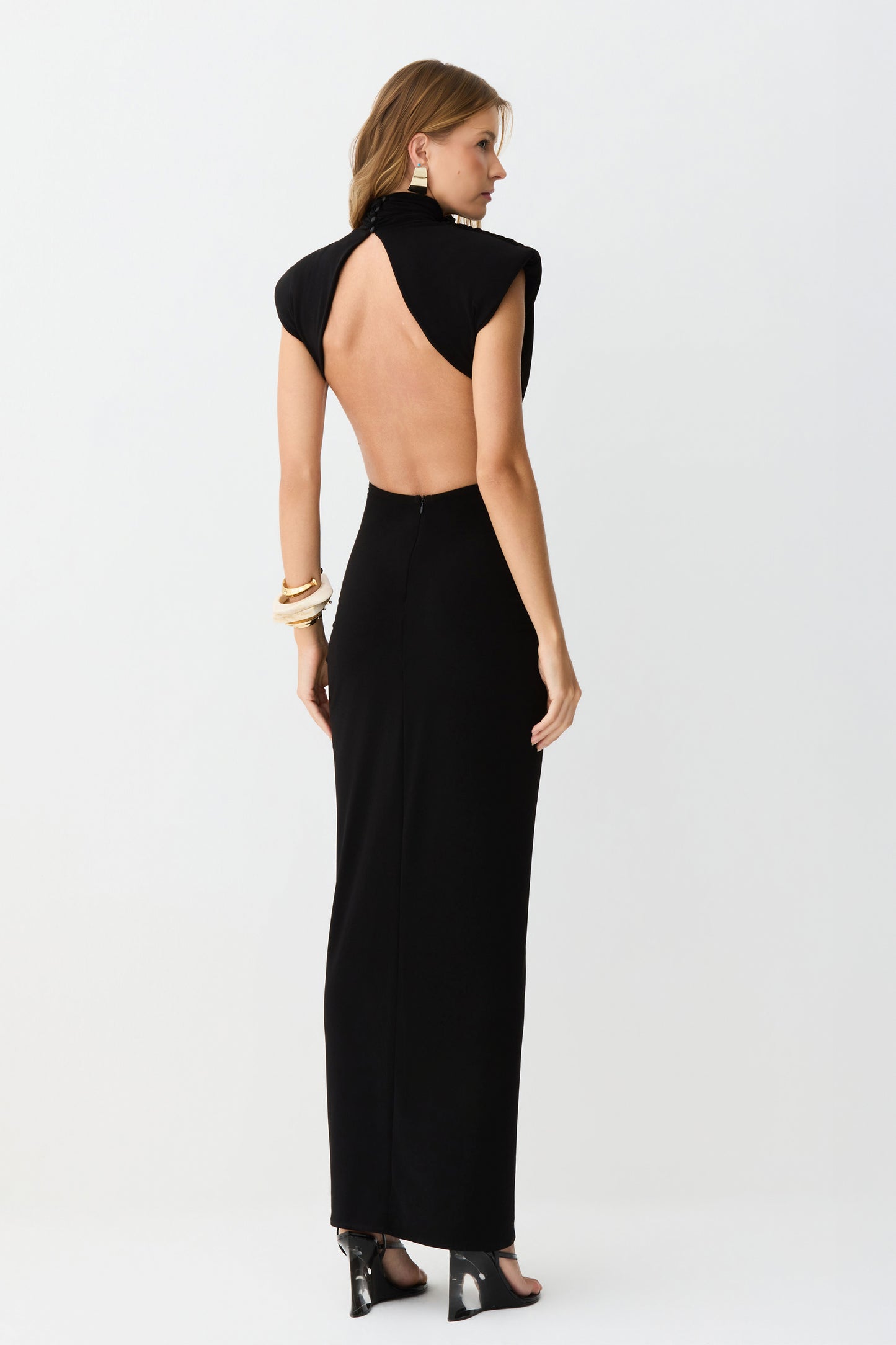 VESTIDO MIDI ABERTURA LATERAL E COSTAS DETALHE FRONTAL PRETO