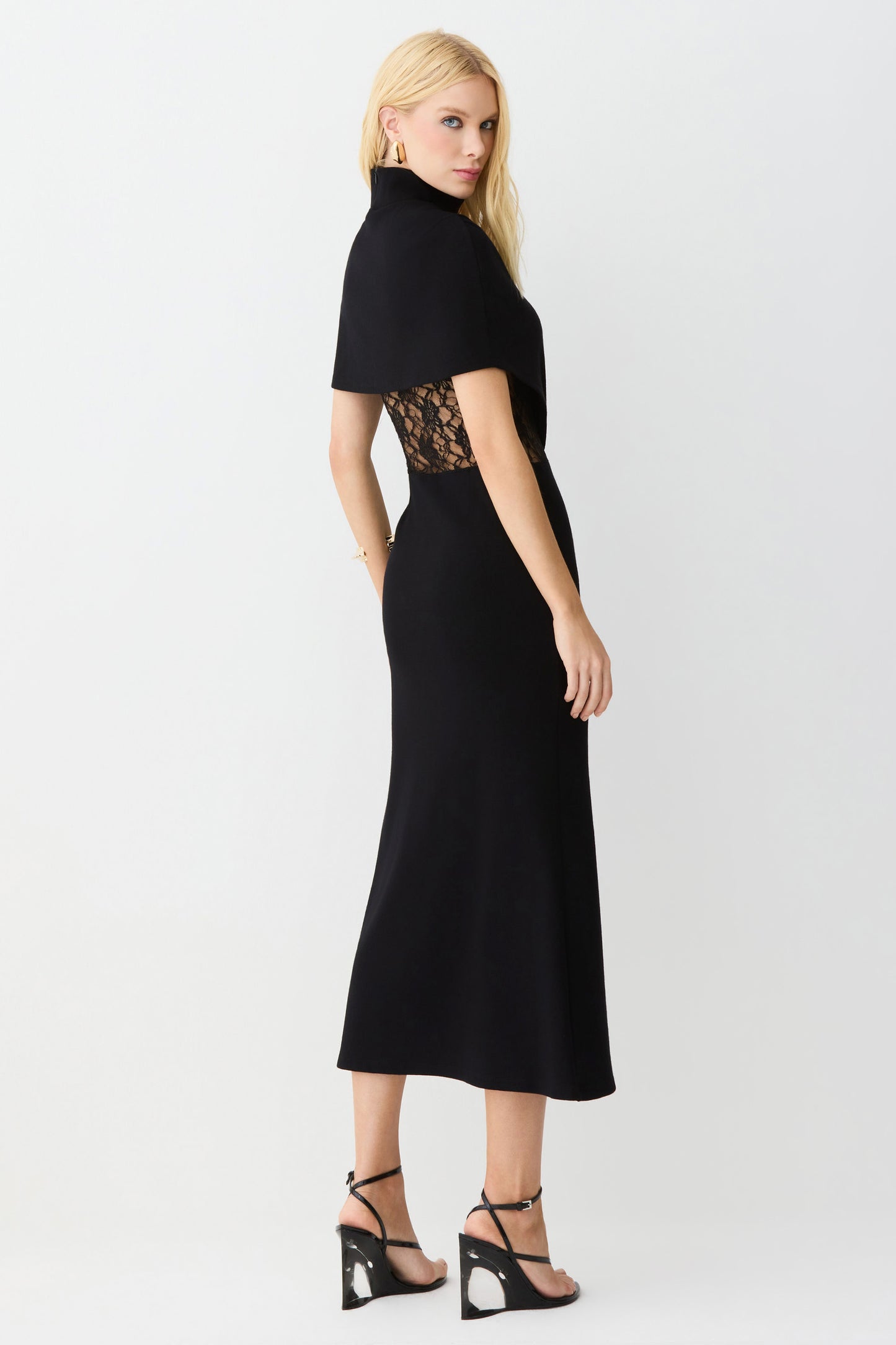 VESTIDO MIDI ALONGADO RENDA COSTAS E LATERAIS PRETO