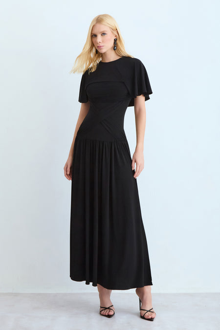 VESTIDO MIDI DETALHE FAIXA CINTURA SOBREPOSICAO FLUIDA PRETO