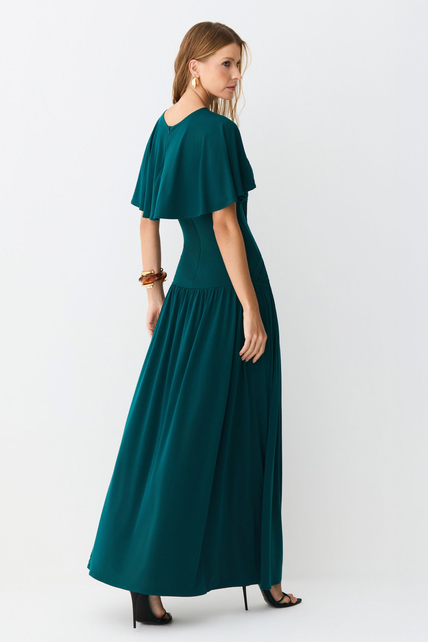 VESTIDO MIDI DETALHE FAIXA CINTURA SOBREPOSICAO FLUIDA VERDE PETROLEO