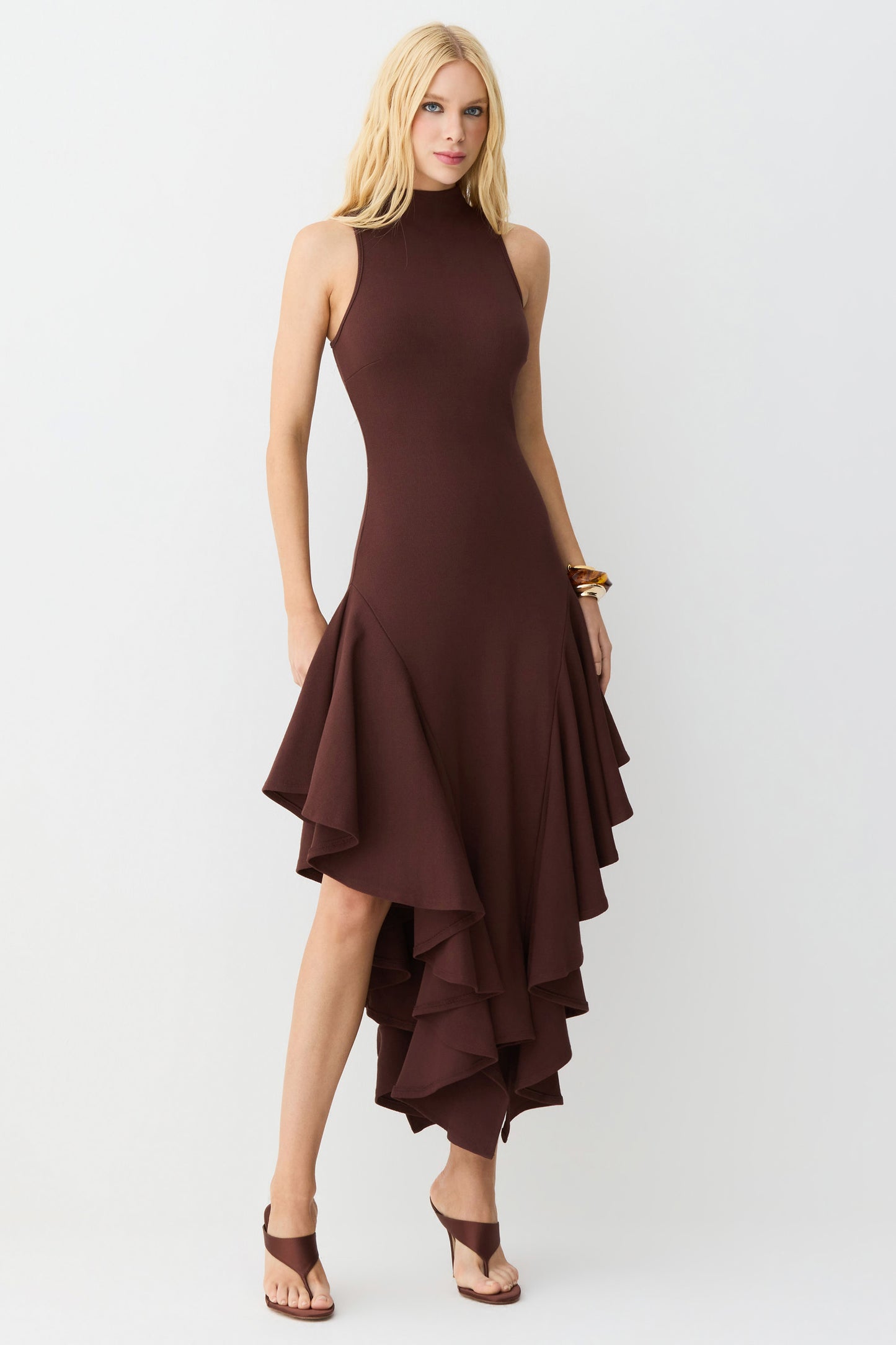 VESTIDO MIDI GOLA ALTA BABADOS ASSIMETRICOS BARRA MARROM ESCURO