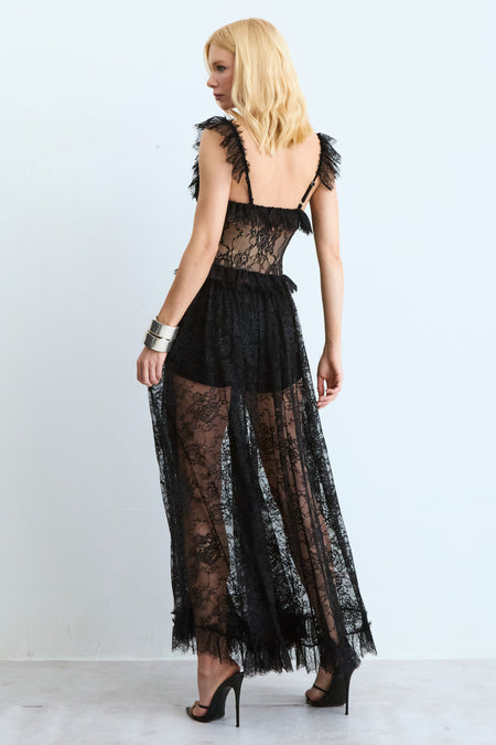 VESTIDO MIDI EM RENDA COM DETALHES ALCAS E DECOTE PRETO