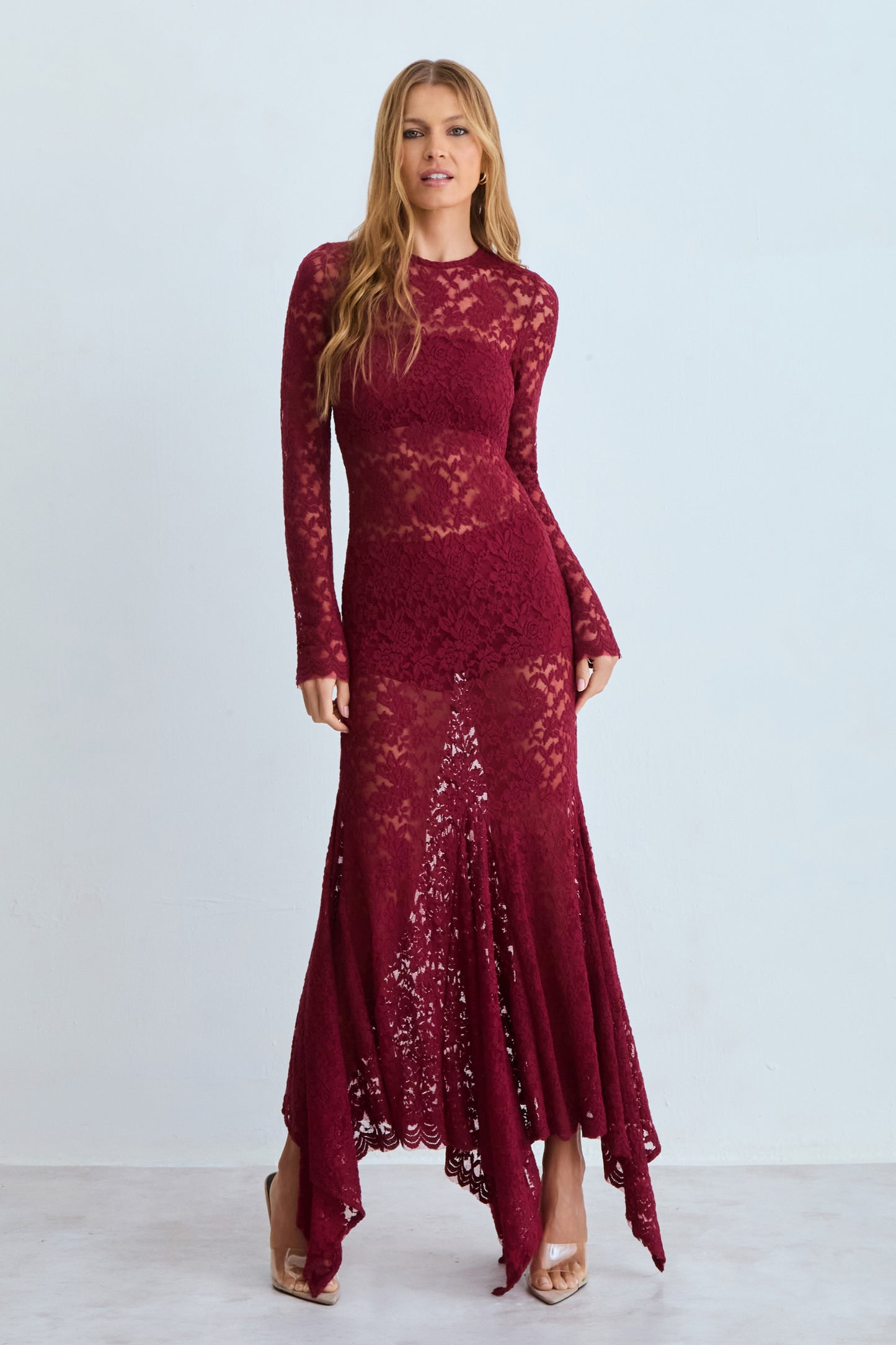 VESTIDO MIDI ABERTURA COSTAS COM BARRA ASSIMETRICA VERMELHO CEREJA