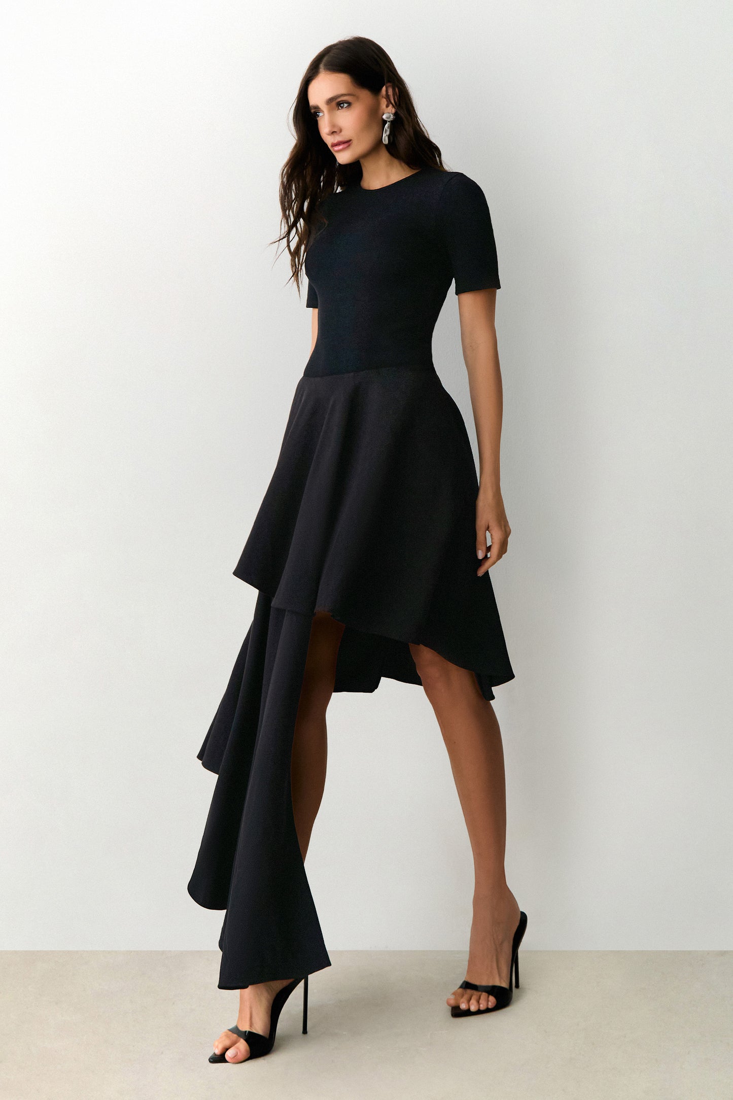 VESTIDO MIDI SAIA COM SOPREPOSICAO ASSIMETRICA PRETO