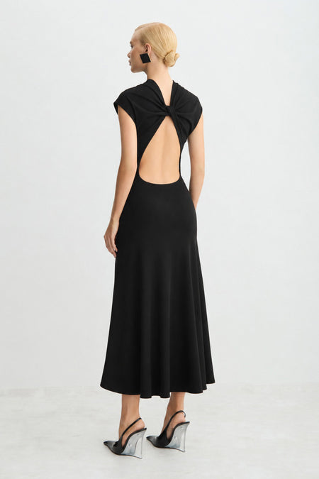 VESTIDO MIDI ABERTURA E TORCAO COSTAS GOLA MEDIA PRETO