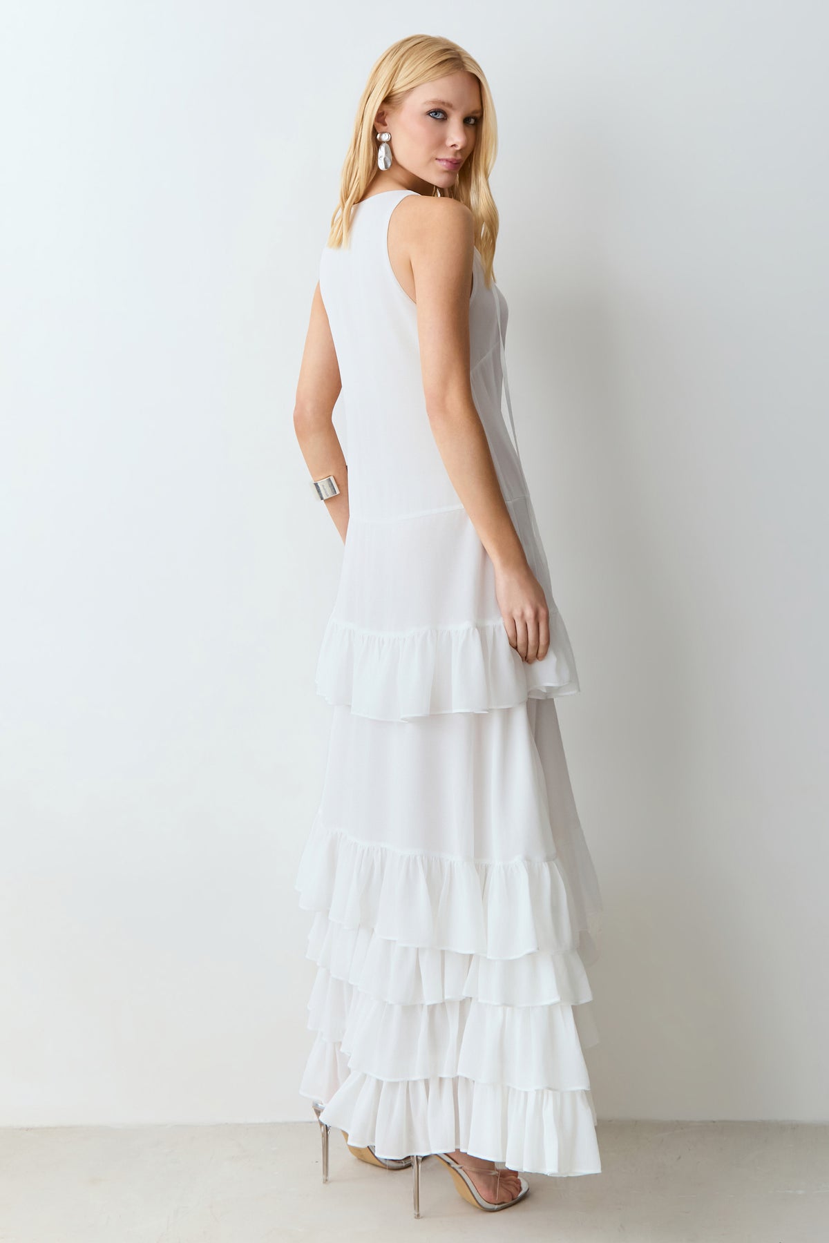 VESTIDO MIDI BABADOS BARRA COM AMARRACAO FRONTAL OFF WHITE