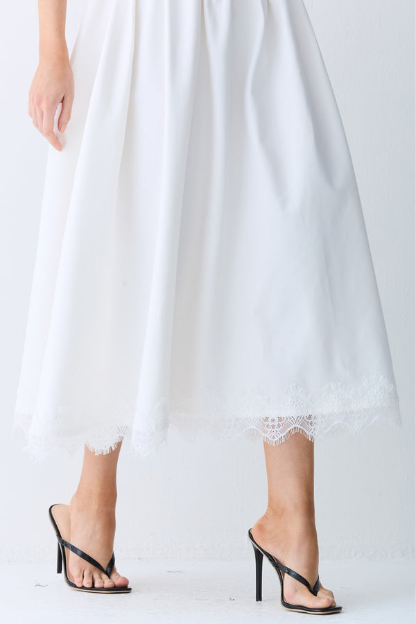 VESTIDO MIDI ACINTURADO COM RENDA BUSTO E BARRA OFF WHITE