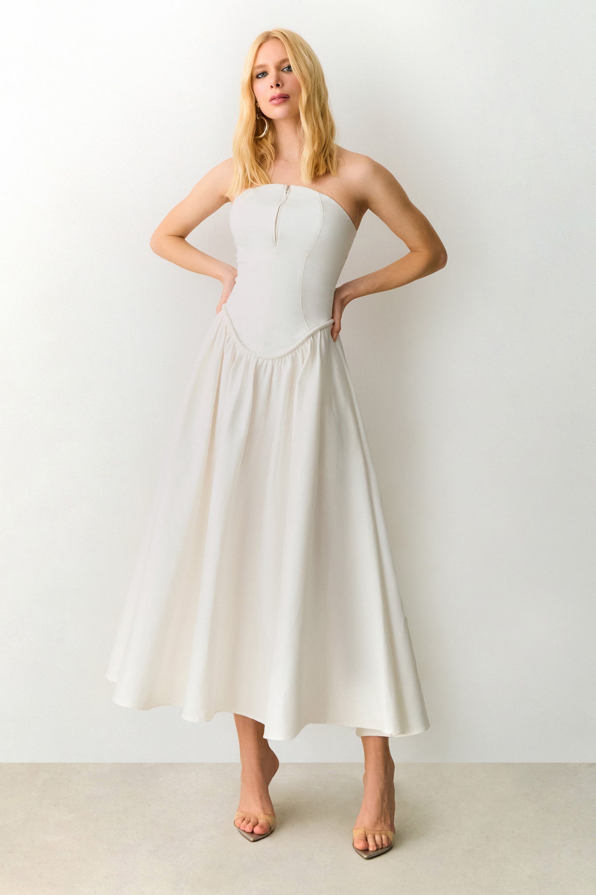 VESTIDO MIDI TOMARA QUE CAIA ZIPER DE METAL FRONTAL OFF WHITE