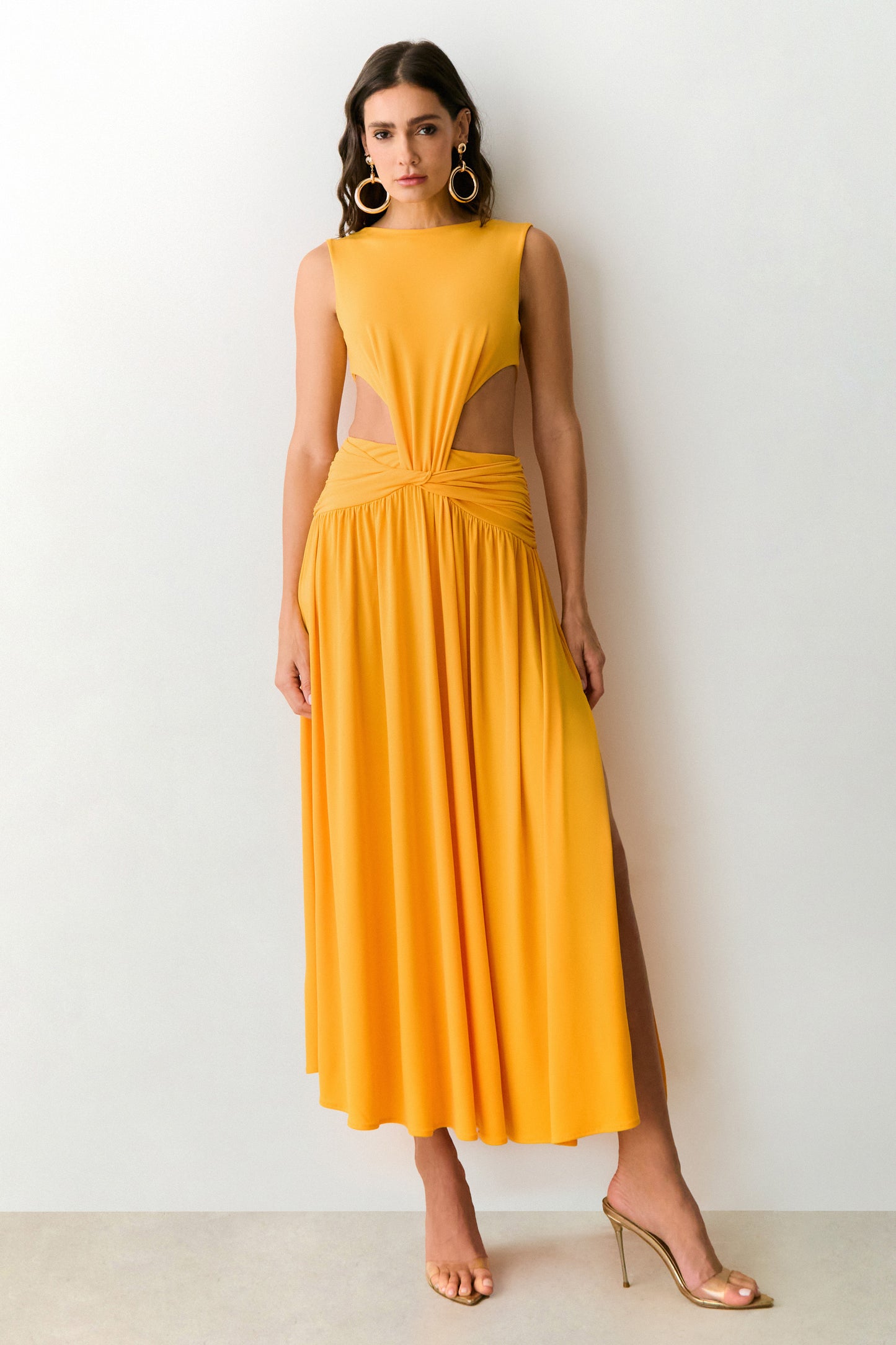 VESTIDO MIDI DECOTE V COSTAS E ABERTURAS LATERAIS LARANJA MANGA