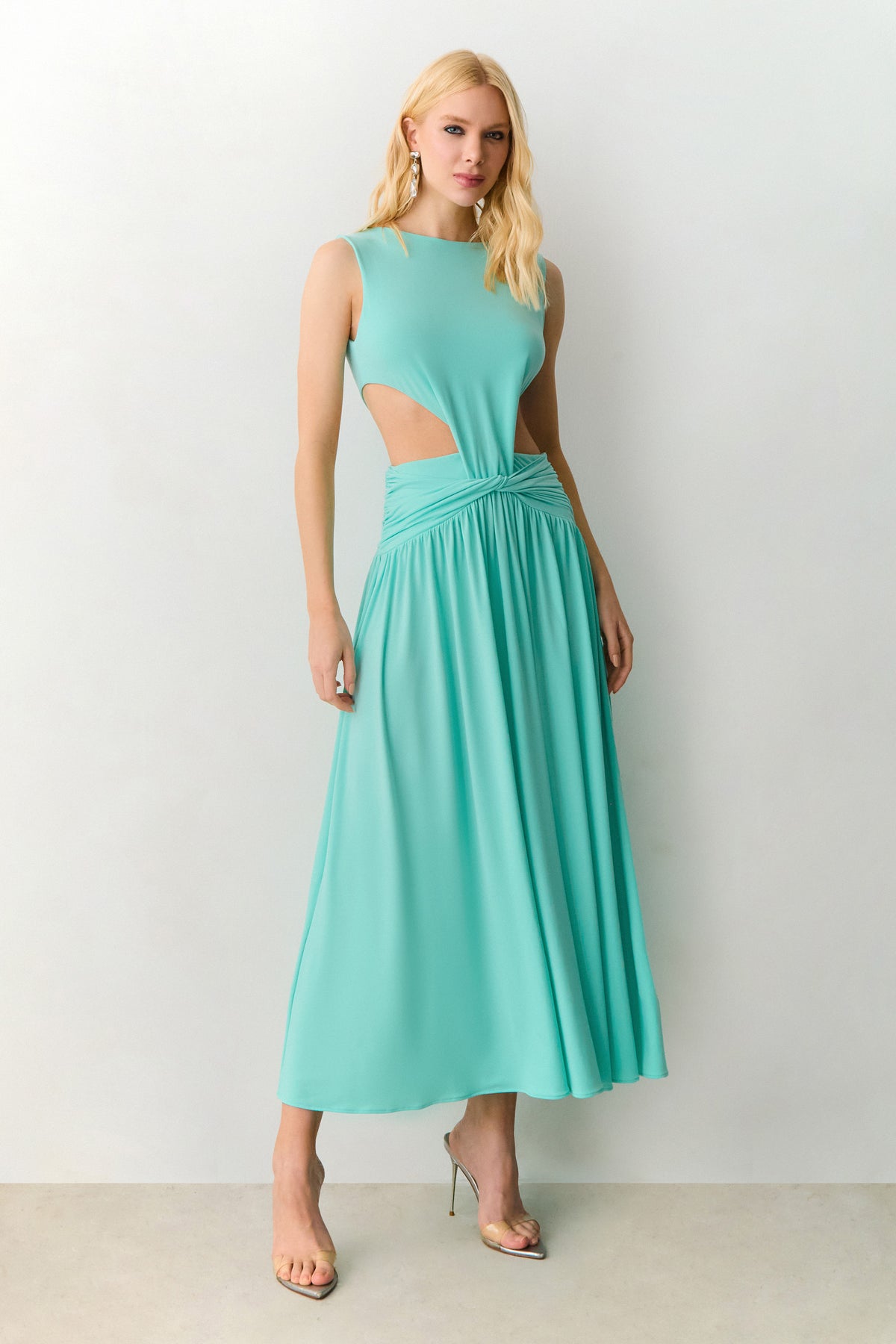 VESTIDO MIDI DECOTE V COSTAS E ABERTURAS LATERAIS VERDE BRISA