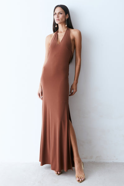 VESTIDO LONGO DECOTE V FRENTE UNICA  E TORCAO COSTAS MARROM