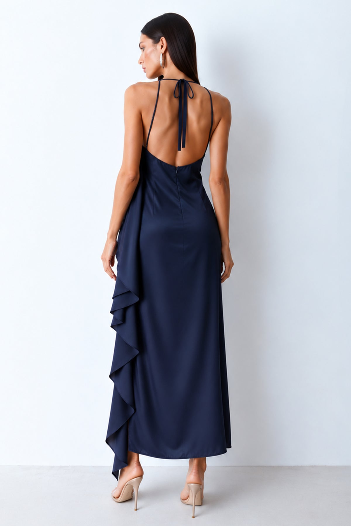 VESTIDO MIDI VOLUME LATERAL FLUIDO COM DECOTE RETO AZUL MARINHO