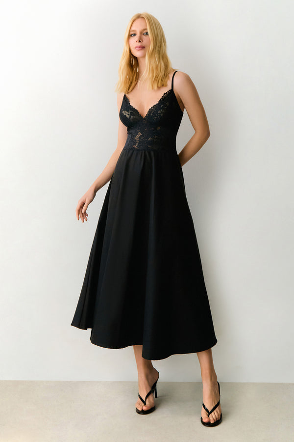 VESTIDO MIDI EM RENDA ALCA FINA E SAIA ESTRUTURADA PRETO