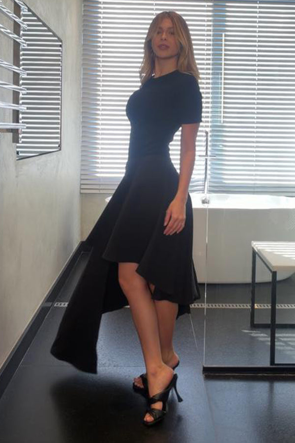 VESTIDO MIDI SAIA COM RECORTES ASSIMETRICOS PRETO