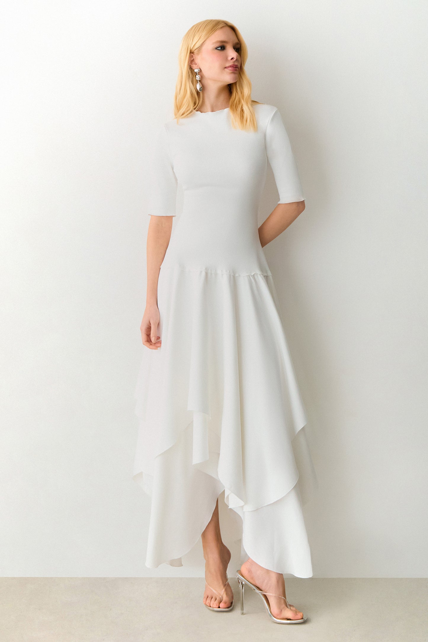 VESTIDO MIDI SAIA COM RECORTES ASSIMETRICOS OFF WHITE