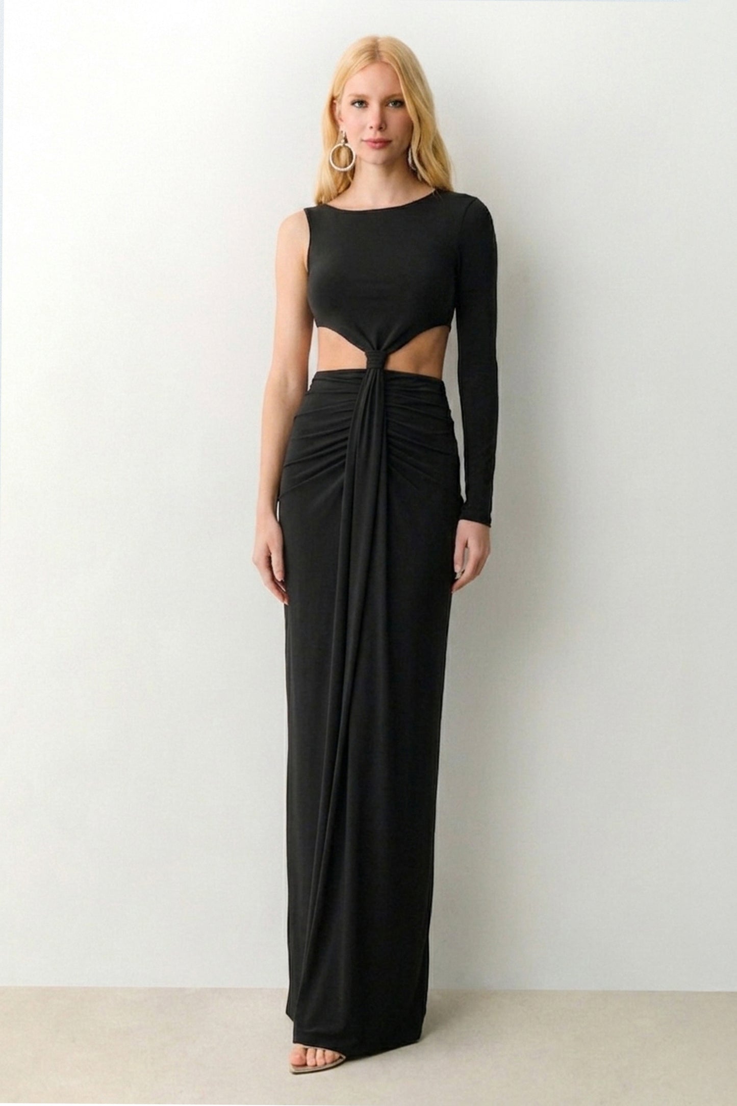 VESTIDO MIDI MANGA UNICA TORCAO FRONTAL E ABERTURA PRETO