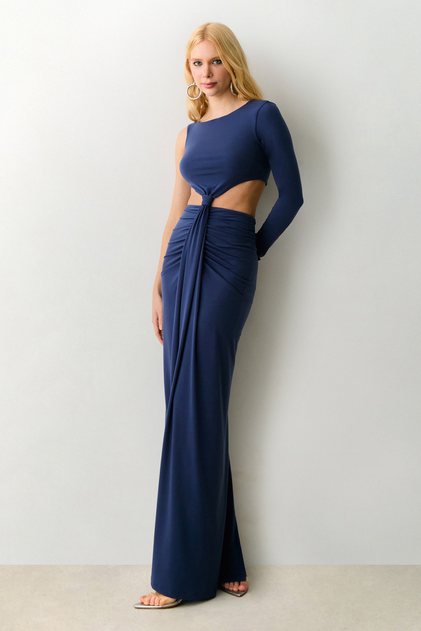 VESTIDO MIDI MANGA UNICA TORCAO FRONTAL E ABERTURA AZUL ECLIPSE