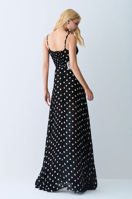 VESTIDO MIDI FLUIDO COM DECOTE V E DETALHES EM RENDA PRETO COM OFF WHITE