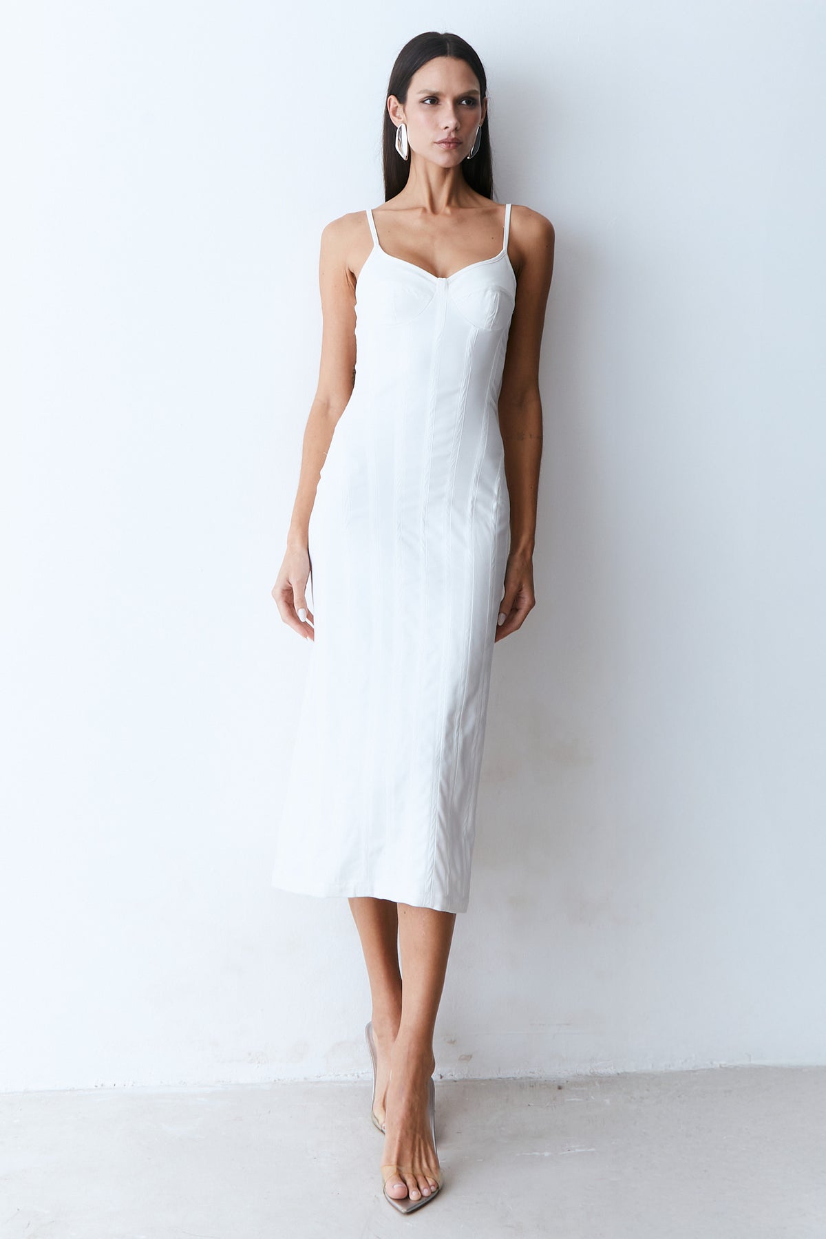 VESTIDO MIDI RECORTES PESPONTADOS EM VIES DE CETIM OFF WHITE