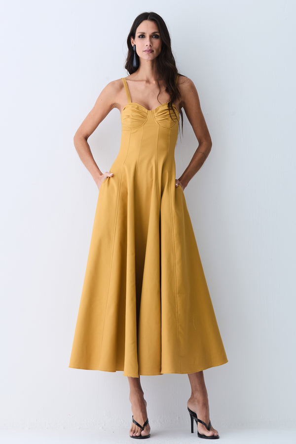 VESTIDO MIDI DRAPEADOS BUSTO E RECORTES PESPONTADOS KAKI MEDIO