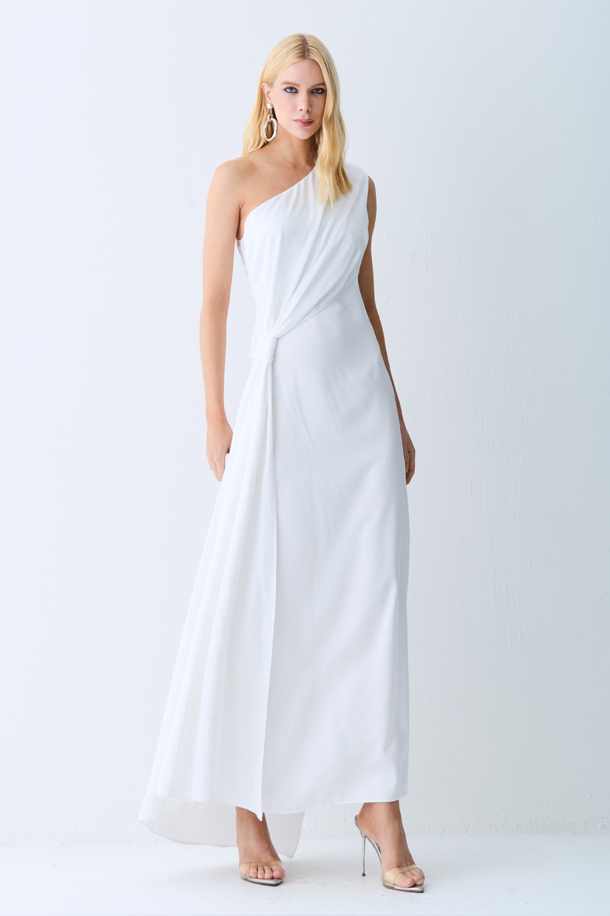 VESTIDO LONGO SOBREPOSICAO FRENTE E COSTAS E DETALHE OFF WHITE