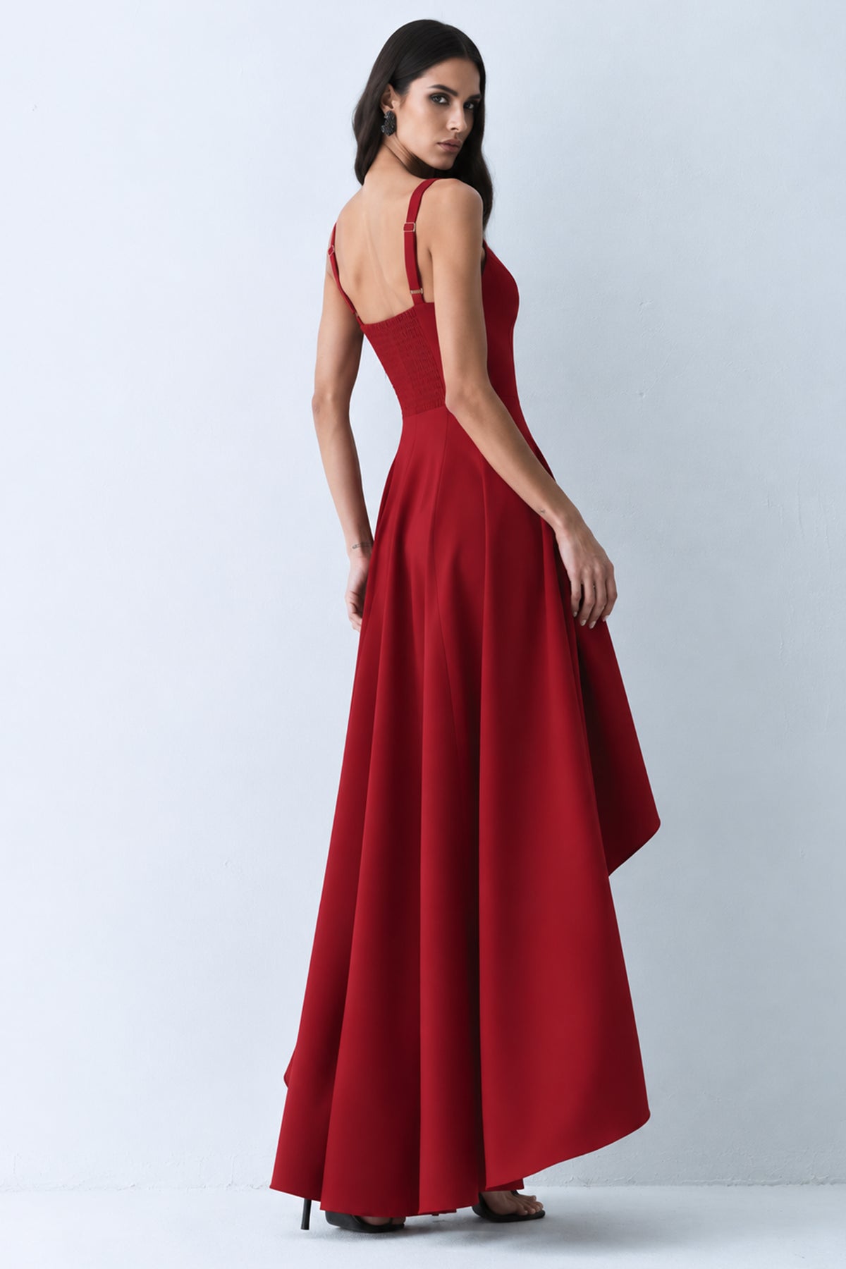 VESTIDO MULLET ESTRUTURADO COM RECORTE BUSTO E CINTURA VERMELHO