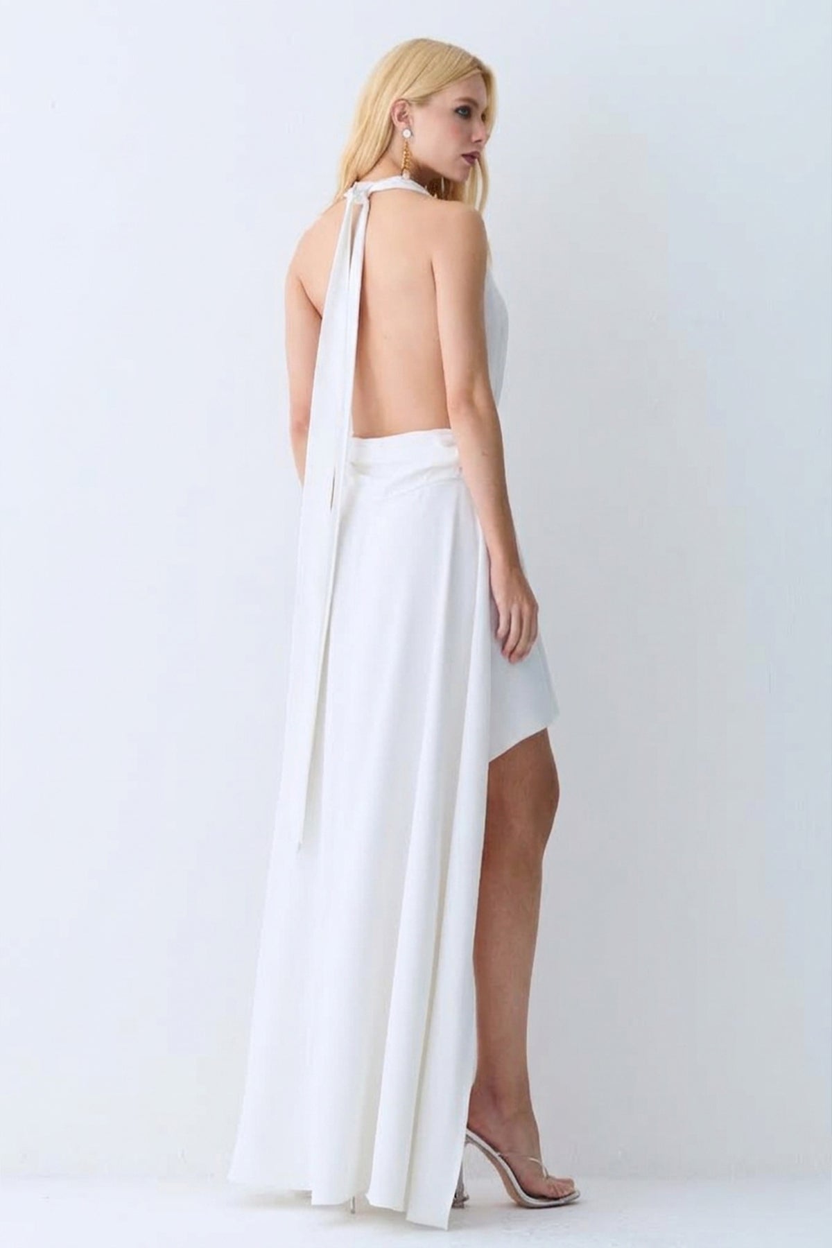 VESTIDO MULLET DECOTE PROFUNDO COM AMARRACAO PESCOCO OFF WHITE