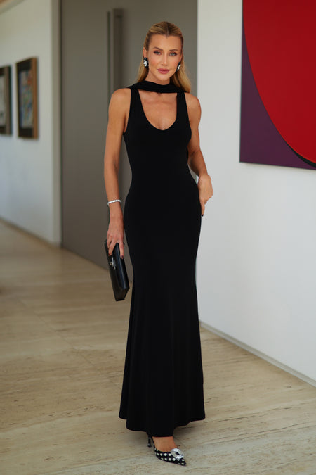 VESTIDO LONGO DECOTE V ABERTURA COSTAS E CAPA PRETO