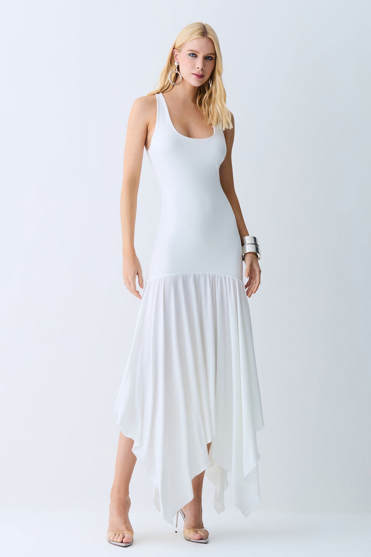 VESTIDO MIDI ABERTURA NAS COSTAS E ASSIMETRIA NA SAIA OFF WHITE
