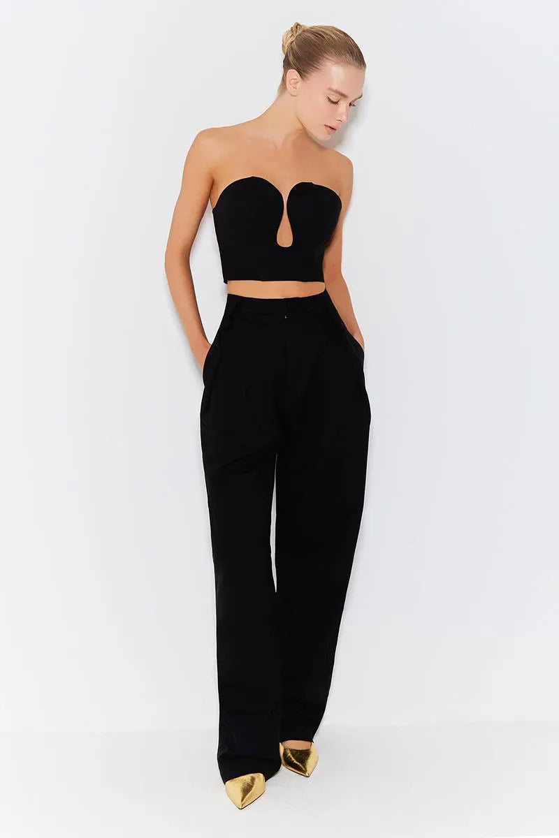 CALÇA BAGGY COM PREGAS PRETO