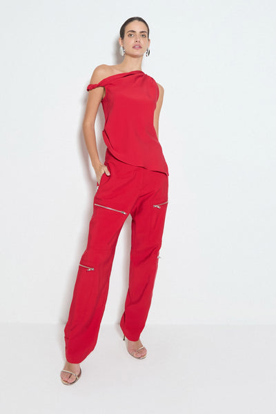 CALÇA RETA COM BOLSOS E ZIPERES DE METAL VERMELHO RUBI